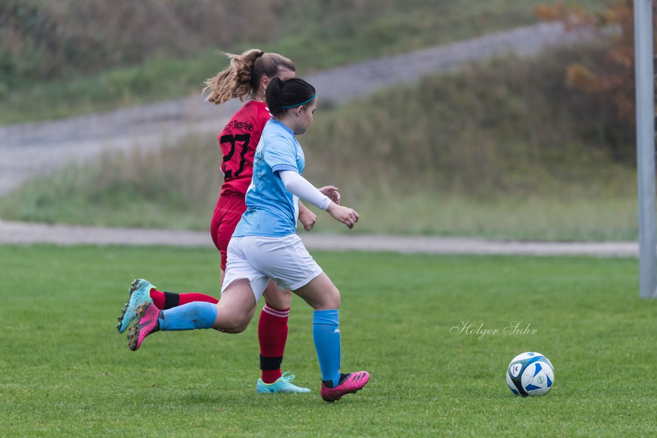 Bild 146 - wBJ TuS Tensfeld - SV Fortuna St. Juergen